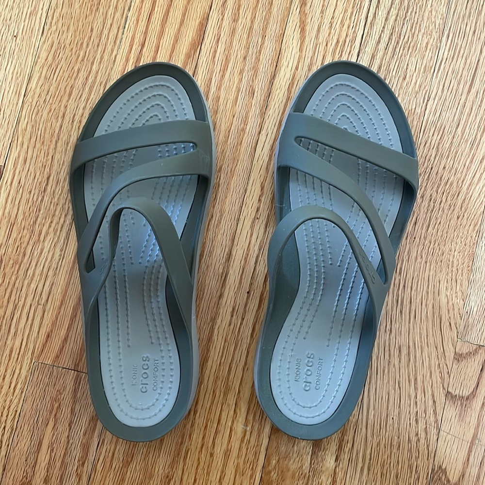 Crocs Swiftwater Sandals 8 Women Brown Water Friendly Flexible Beach Lake